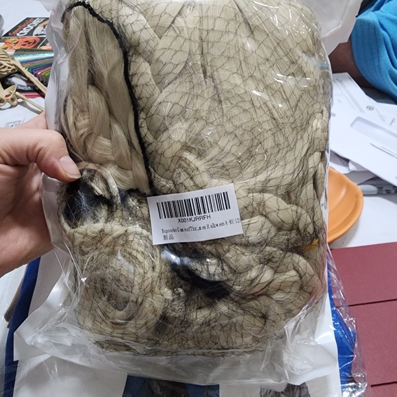 Game of Thrones Daenerys Costume - Picture 2 of 6